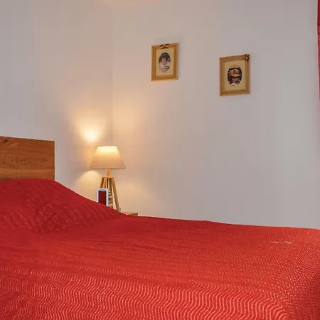 Two-bedroom Holiday In Perelli