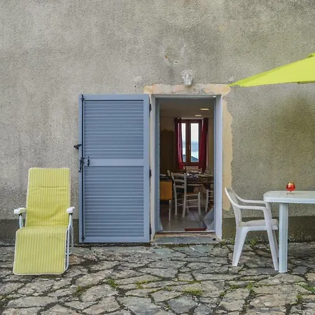 Two-bedroom Holiday In Holiday home Perelli